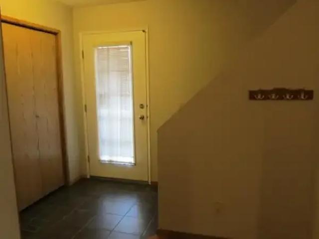 Townhouse 3 Bedroom For Rent Calgary AB 2100 ES105150561