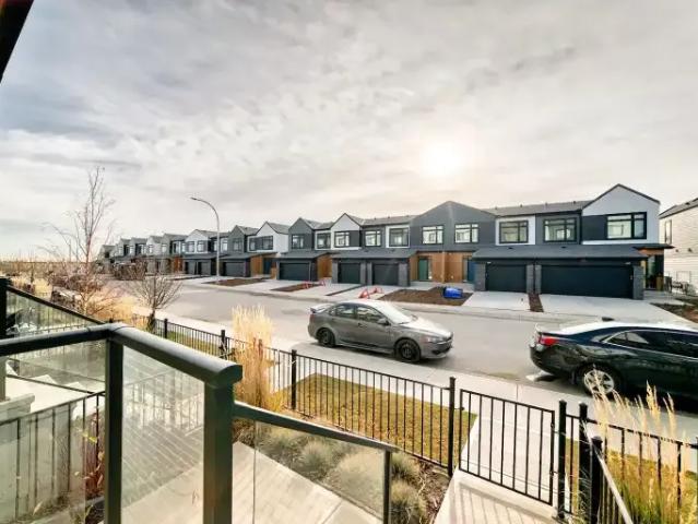 Townhouse 3 Bedroom For Rent Calgary AB 2250 ES105467191
