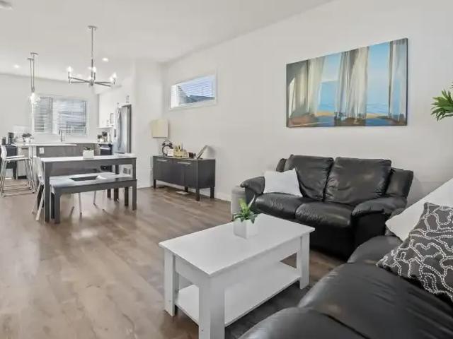 Townhouse 3 Bedroom For Rent Calgary AB 2200 ES105623592