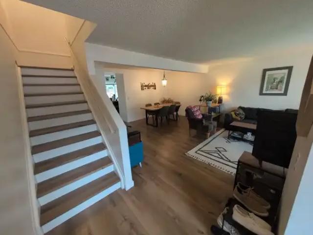 Townhouse 3 Bedroom For Rent Calgary AB 2300 ES104257236