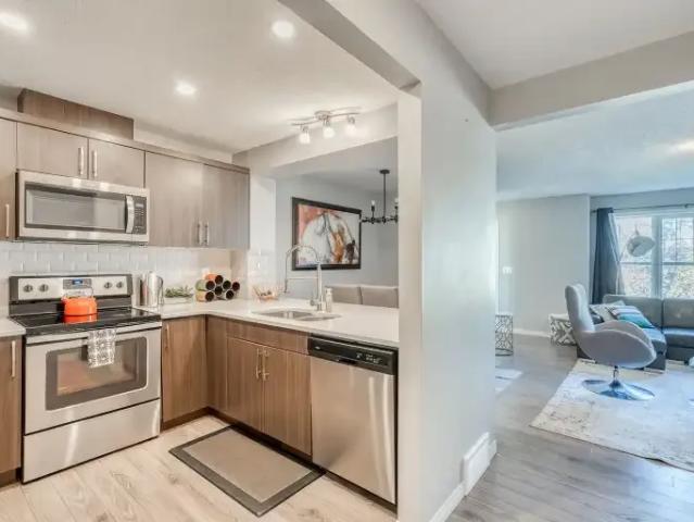 Townhouse 3 Bedroom For Rent Calgary AB 2450 ES105505856