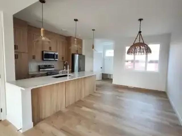 Townhouse 3 Bedroom For Rent Calgary AB 2400 ELS105135618