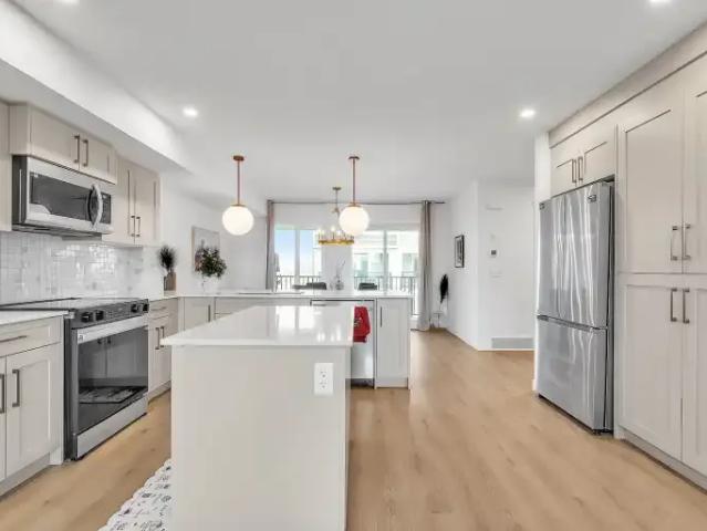 Townhouse 3 Bedroom For Rent Calgary AB 2400 ES105226603