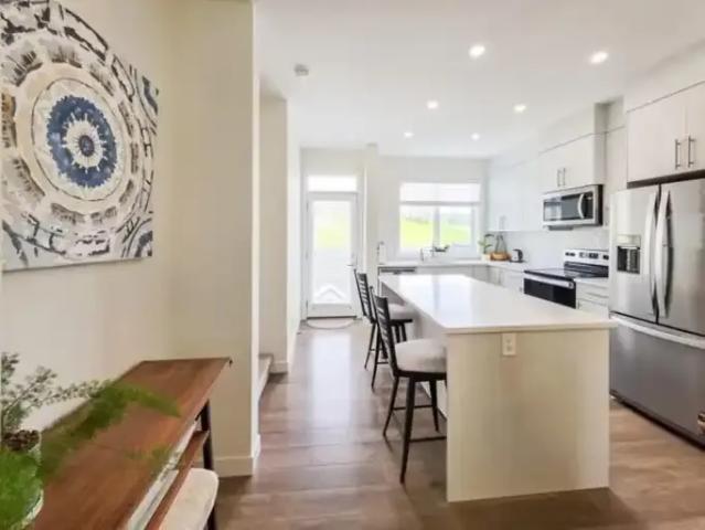 Townhouse 3 Bedroom For Rent Calgary AB 2400 ES105543382