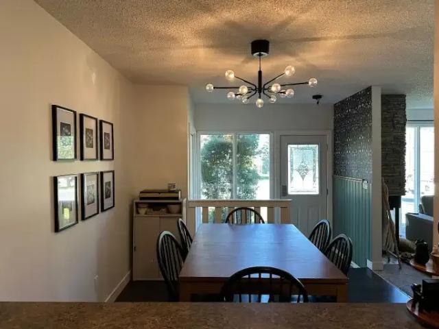 Townhouse 3 Bedroom For Rent Calgary AB 2400 ES105505883