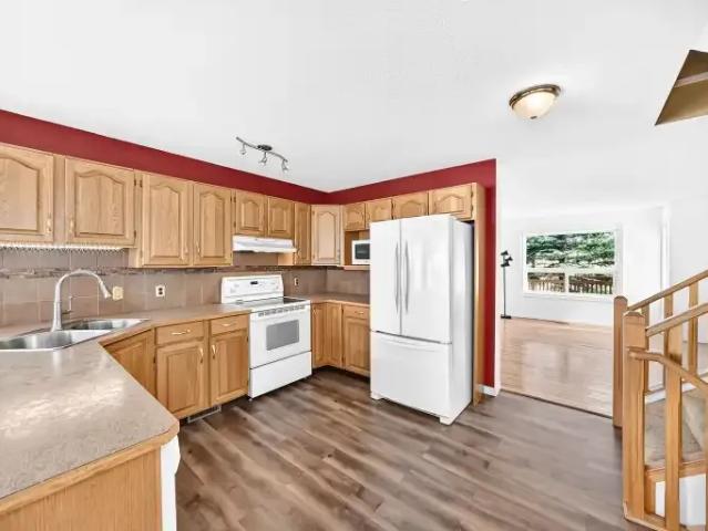 Townhouse 3 Bedroom For Rent Calgary AB 2500 ES105623649