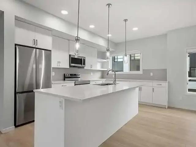 Townhouse 3 Bedroom For Rent Calgary AB 2600 ES103569130