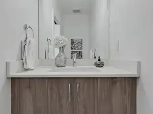 Townhouse 3 Bedroom For Rent Calgary AB 2600 ES104401490