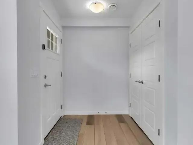 Townhouse 3 Bedroom For Rent Calgary AB 2700 ES105410469