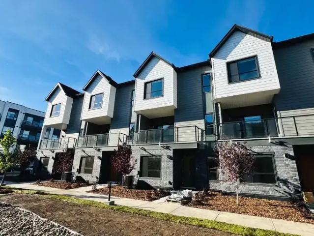 Townhouse 3 Bedroom For Rent Calgary AB 2700 ES105581038