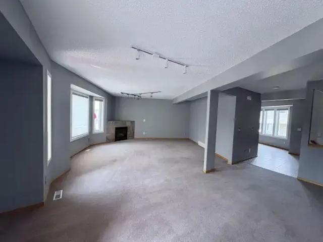 Townhouse 3 Bedroom For Rent Calgary AB 2850 ES105185819
