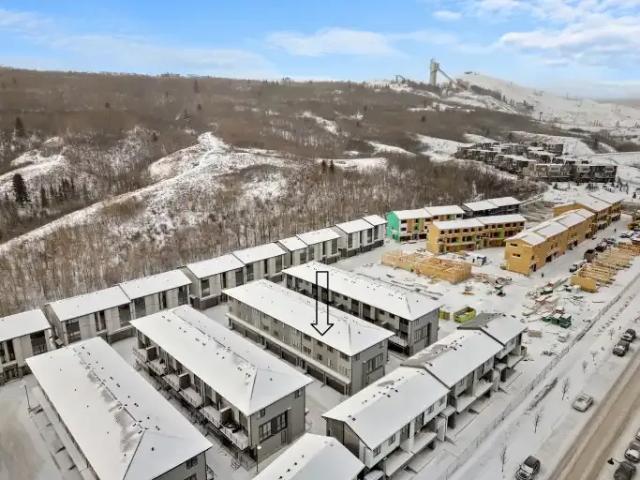 Townhouse 3 Bedroom For Rent Calgary AB 3295 ES103594120