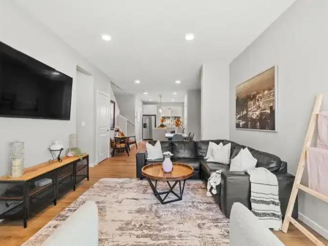 Townhouse 3 Bedroom For Rent Calgary AB 3300 ES105150597