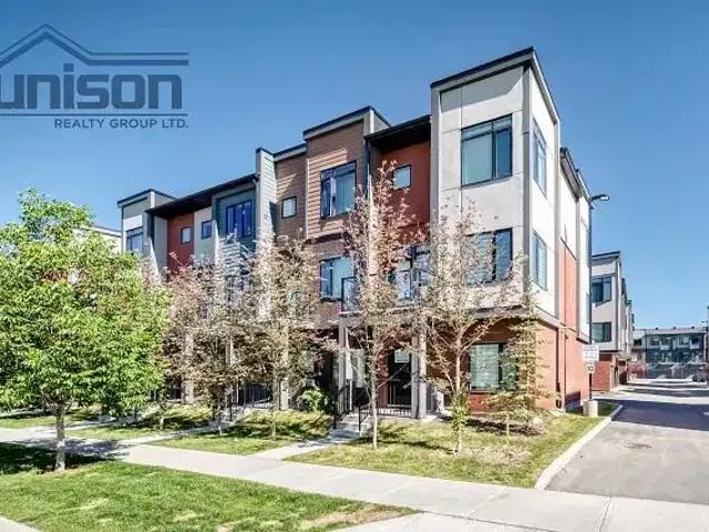 Townhouse 3 Bedroom For Rent Calgary AB 3800 ES105100702