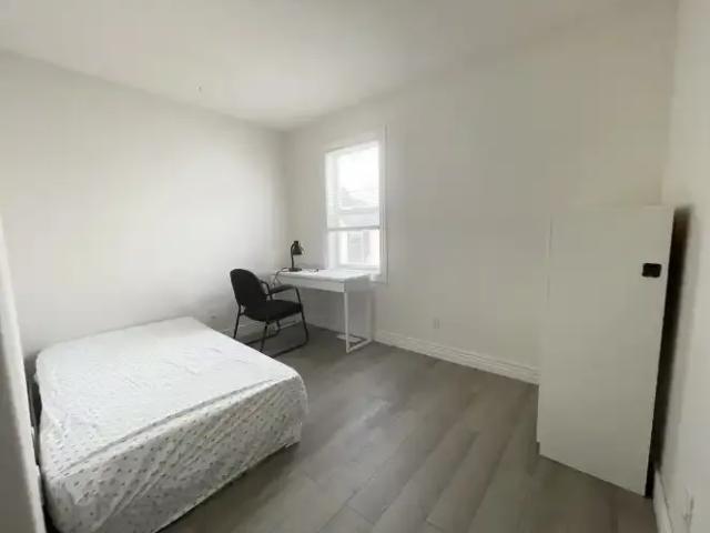 Townhouse 3 Bedroom For Rent Calgary AB 700 ES104401539