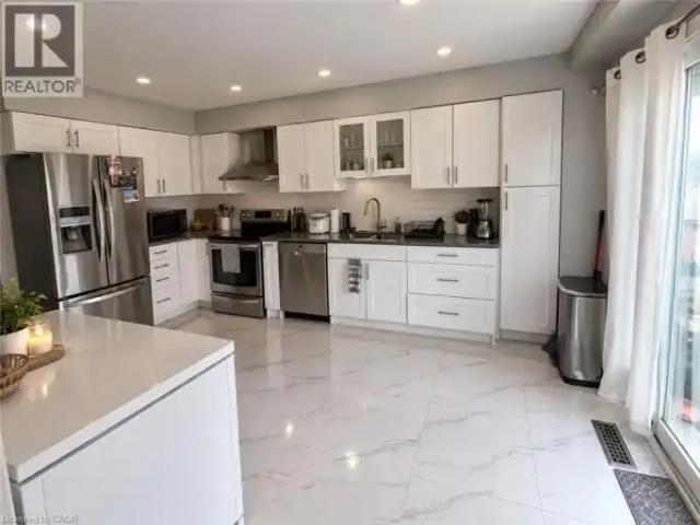 Townhouse 3 Bedroom For Rent Cambridge ON 2600 ES105565572