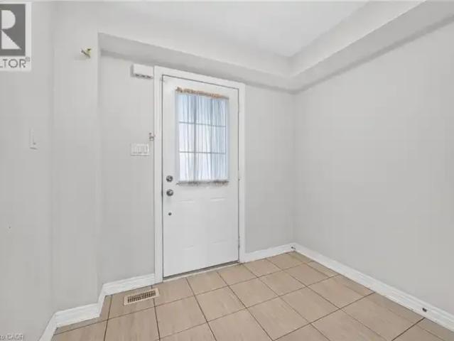 Townhouse 3 Bedroom For Rent Cambridge ON 2800 ES105467305