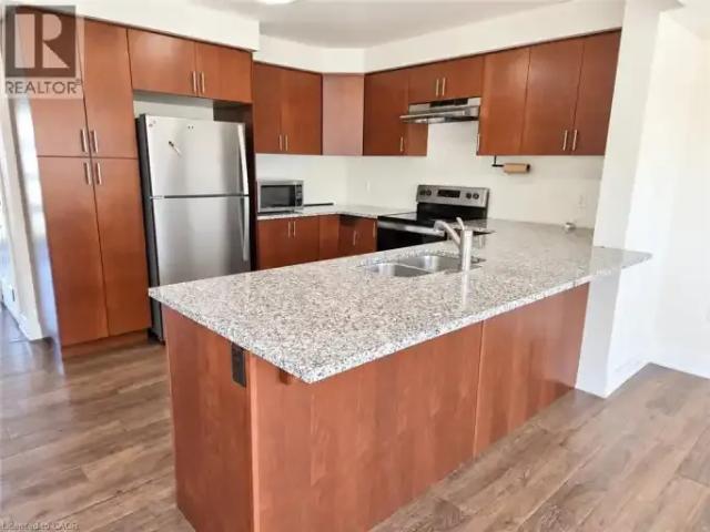 Townhouse 3 Bedroom For Rent Cambridge ON 2800 ES105654166