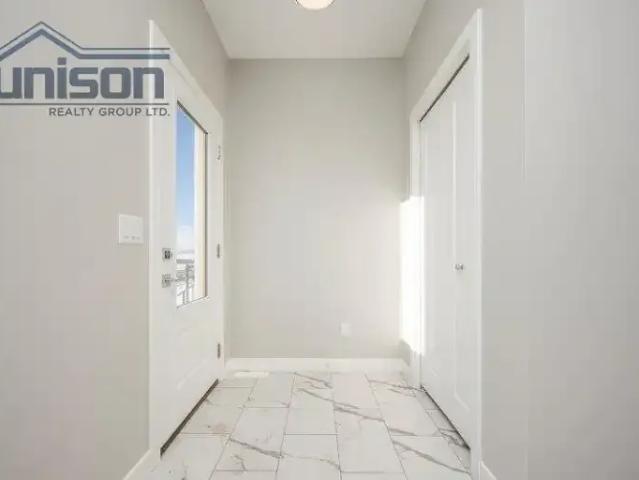 Townhouse 3 Bedroom For Rent Chestermere AB 2100 ES104972587