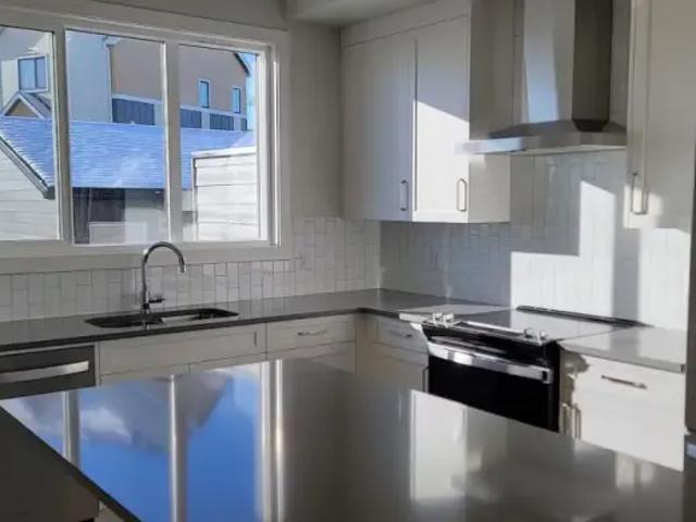 Townhouse 3 Bedroom For Rent Chestermere AB 2300 ES104863471