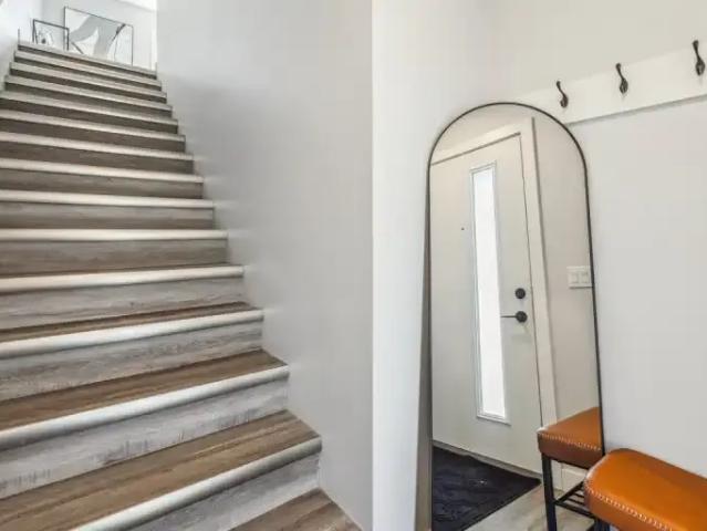 Townhouse 3 Bedroom For Rent Cochrane AB 1995 ES105486084
