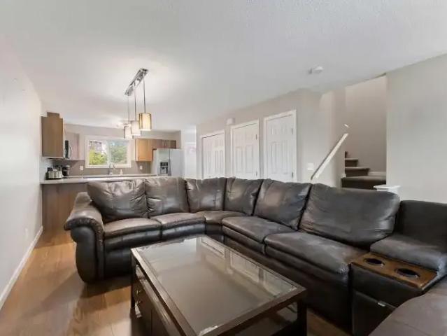 Townhouse 3 Bedroom For Rent Cochrane AB 2400 ES106031492