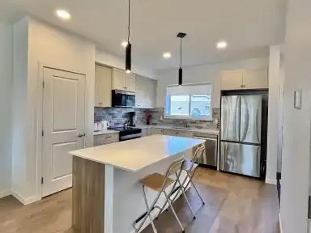Townhouse 3 Bedroom For Rent Cochrane AB 2450 ELS105554475