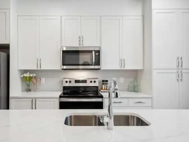 Townhouse 3 Bedroom For Rent Cochrane AB 2595 ES105087536