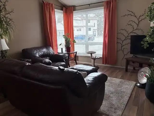 Townhouse 3 Bedroom For Rent Cochrane AB 2100 ES106181514