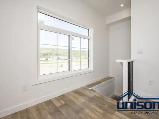 Townhouse 3 Bedroom For Rent Cochrane AB 2250 ES105410790