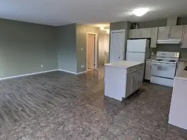 Townhouse 3 Bedroom For Rent Edmonton AB 1500 ES105071439