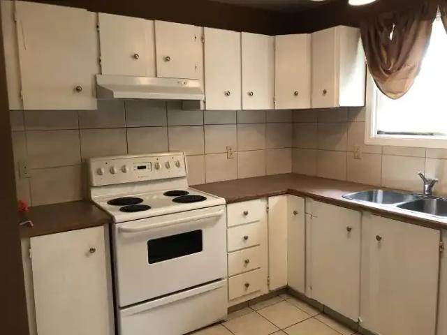 Townhouse 3 Bedroom For Rent Edmonton AB 1500 ES105235048