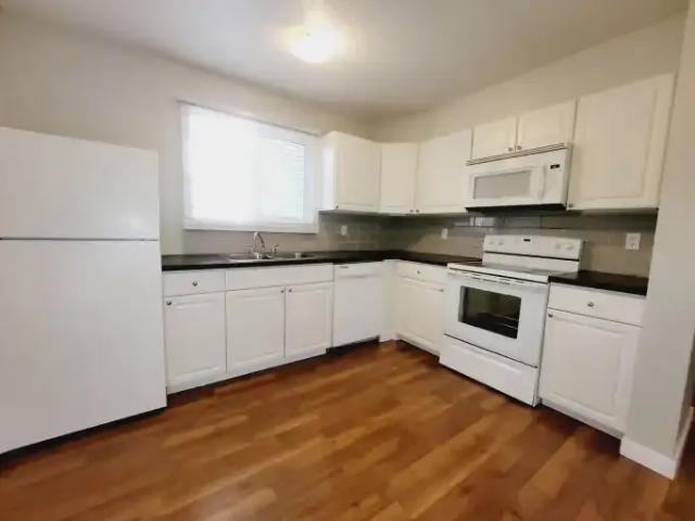 Townhouse 3 Bedroom For Rent Edmonton AB 1595 ES104257167