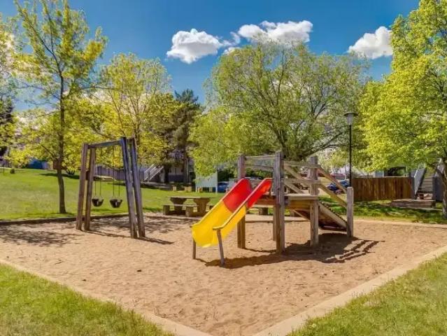 Townhouse 3 Bedroom For Rent Edmonton AB 1624 ES105185158