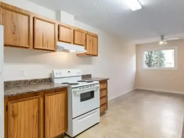 Townhouse 3 Bedroom For Rent Edmonton AB 1684 ES106147760