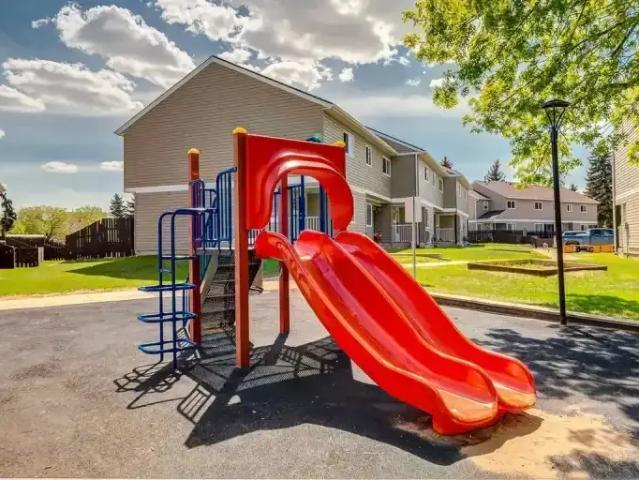 Townhouse 3 Bedroom For Rent Edmonton AB 1695 ES103770332