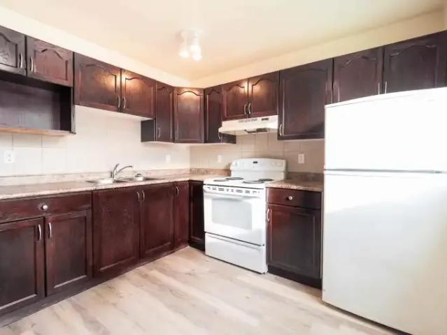 Townhouse 3 Bedroom For Rent Edmonton AB 1695 ES104256786