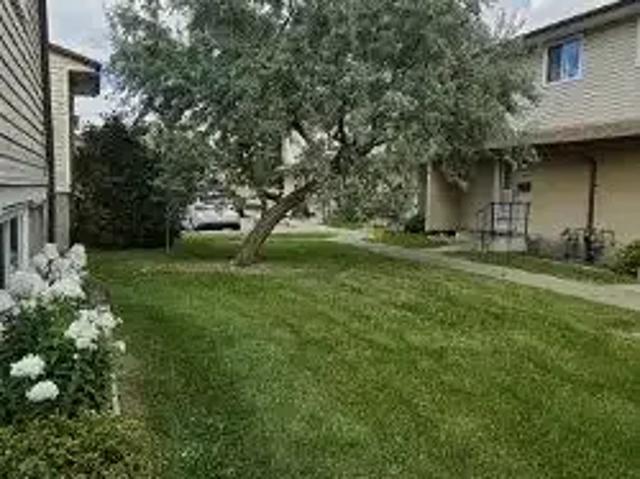 Townhouse 3 Bedroom For Rent Edmonton AB 1700 ES105467143