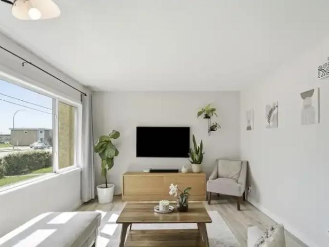 Townhouse 3 Bedroom For Rent Edmonton AB 1700 ES105198630