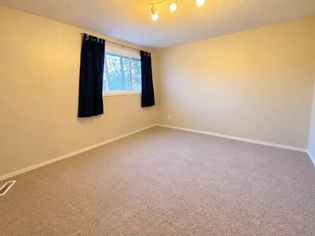 Townhouse 3 Bedroom For Rent Edmonton AB 1725 ES105859293