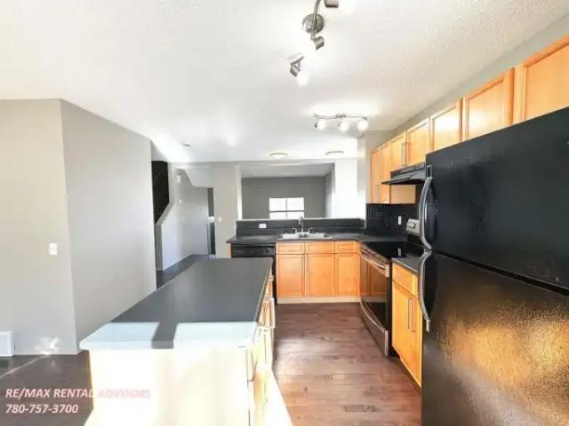Townhouse 3 Bedroom For Rent Edmonton AB 1795 ES104362345