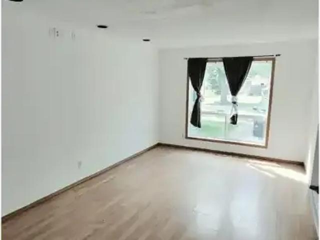 Townhouse 3 Bedroom For Rent Edmonton AB 1850 ES104841979