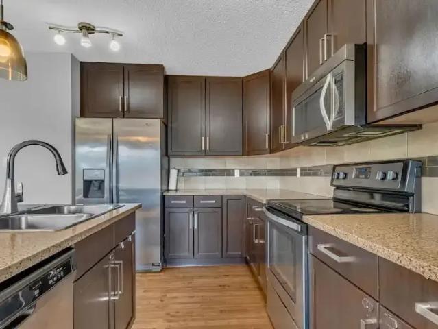 Townhouse 3 Bedroom For Rent Edmonton AB 1900 ES105554490