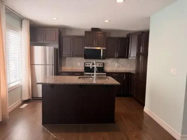 Townhouse 3 Bedroom For Rent Edmonton AB 1997 ES105226661
