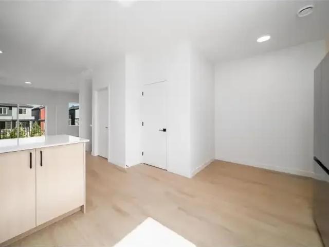 Townhouse 3 Bedroom For Rent Edmonton AB 1999 ES105554492