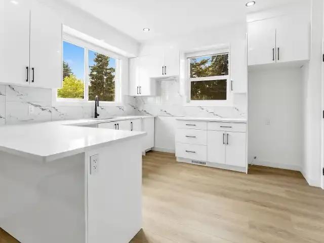 Townhouse 3 Bedroom For Rent Edmonton AB 2400 ES104362751