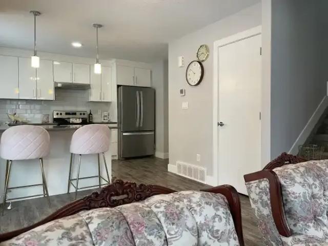 Townhouse 3 Bedroom For Rent Edmonton AB 2500 ES104180400