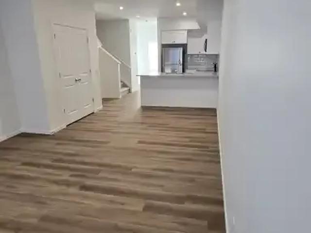 Townhouse 3 Bedroom For Rent Edmonton AB 2000 ES105643220