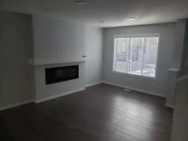 Townhouse 3 Bedroom For Rent Edmonton AB 2000 ES105933835
