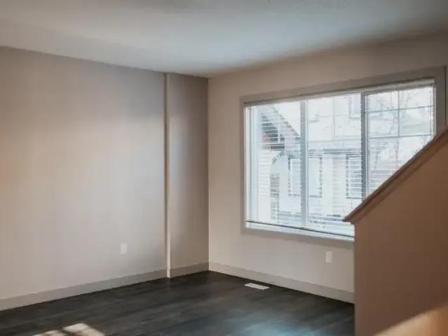 Townhouse 3 Bedroom For Rent Edmonton AB 2000 ES105047016